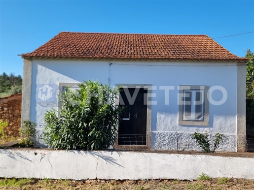 2-Bedroom stone cottage for sale near Tomar in the heart of Portugal