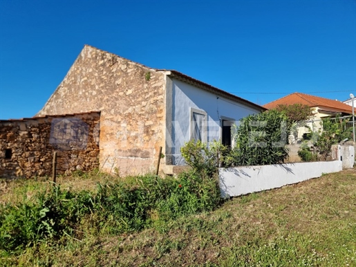 2-Bedroom stone cottage for sale near Tomar in the heart of Portugal