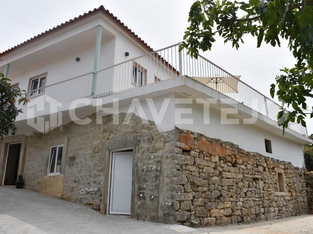 Stunning newly restored 2 bedroom detached house in Santiago da Guarda-Ansião