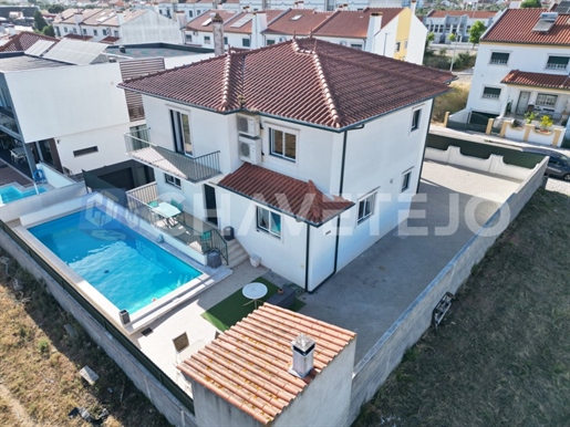 Superbe villa de 4 chambres avec piscine à Villa Nova De Barquinha, dans le centre du Portugal