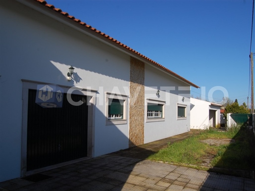 Villa with annexes and garage 10 kms from Tomar, Central Portugal