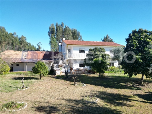 A large five-bedroom house with an old barn set in a tranquil location near Ferreira do Zêzere, cent