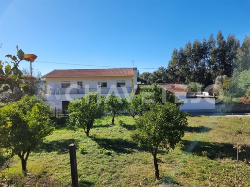 A large five-bedroom house with an old barn set in a tranquil location near Ferreira do Zêzere, cent