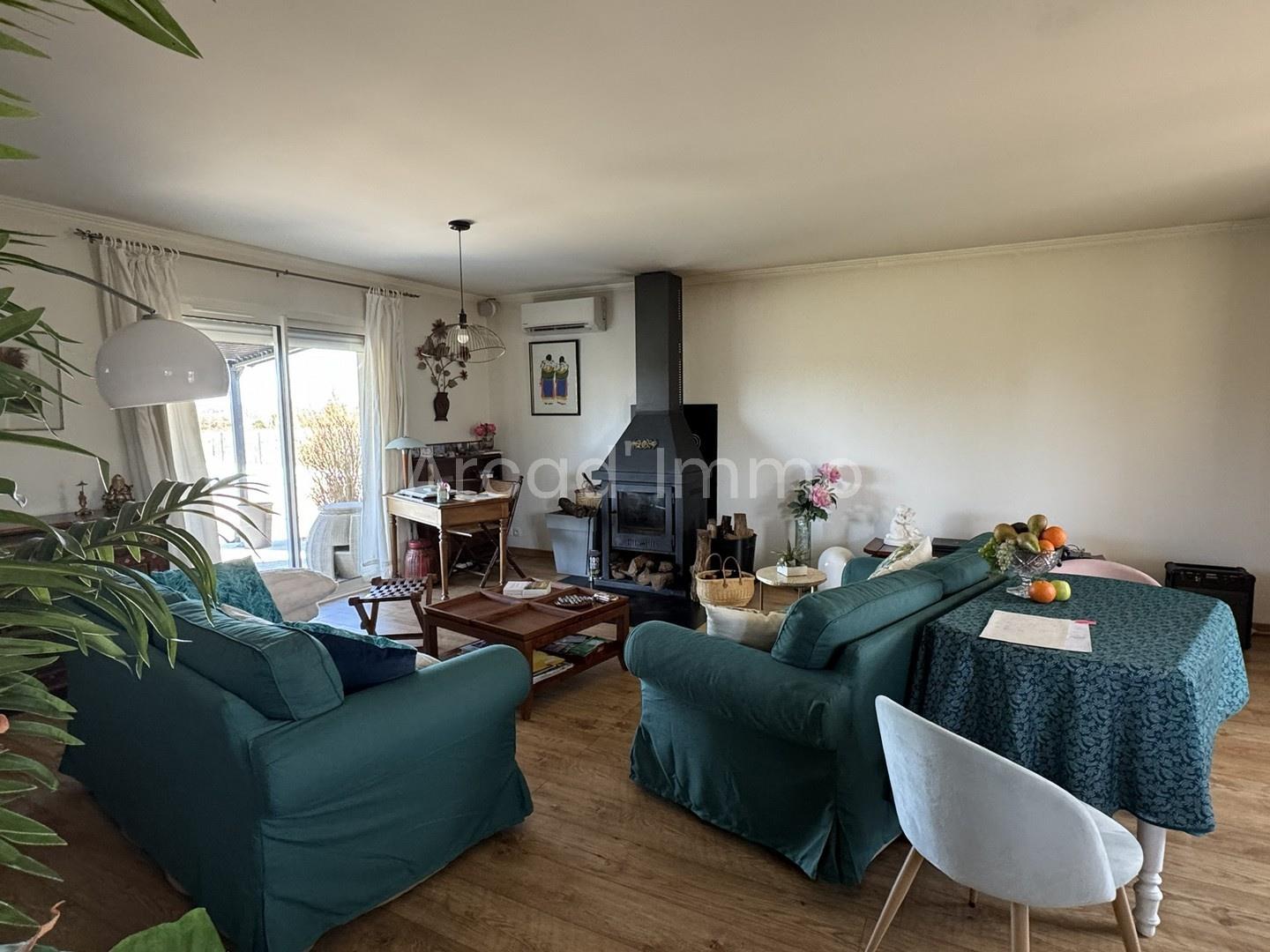 Beautiful modern house, 3 bedrooms, swimming pool on approx. 2,000 m2 of enclosed land.