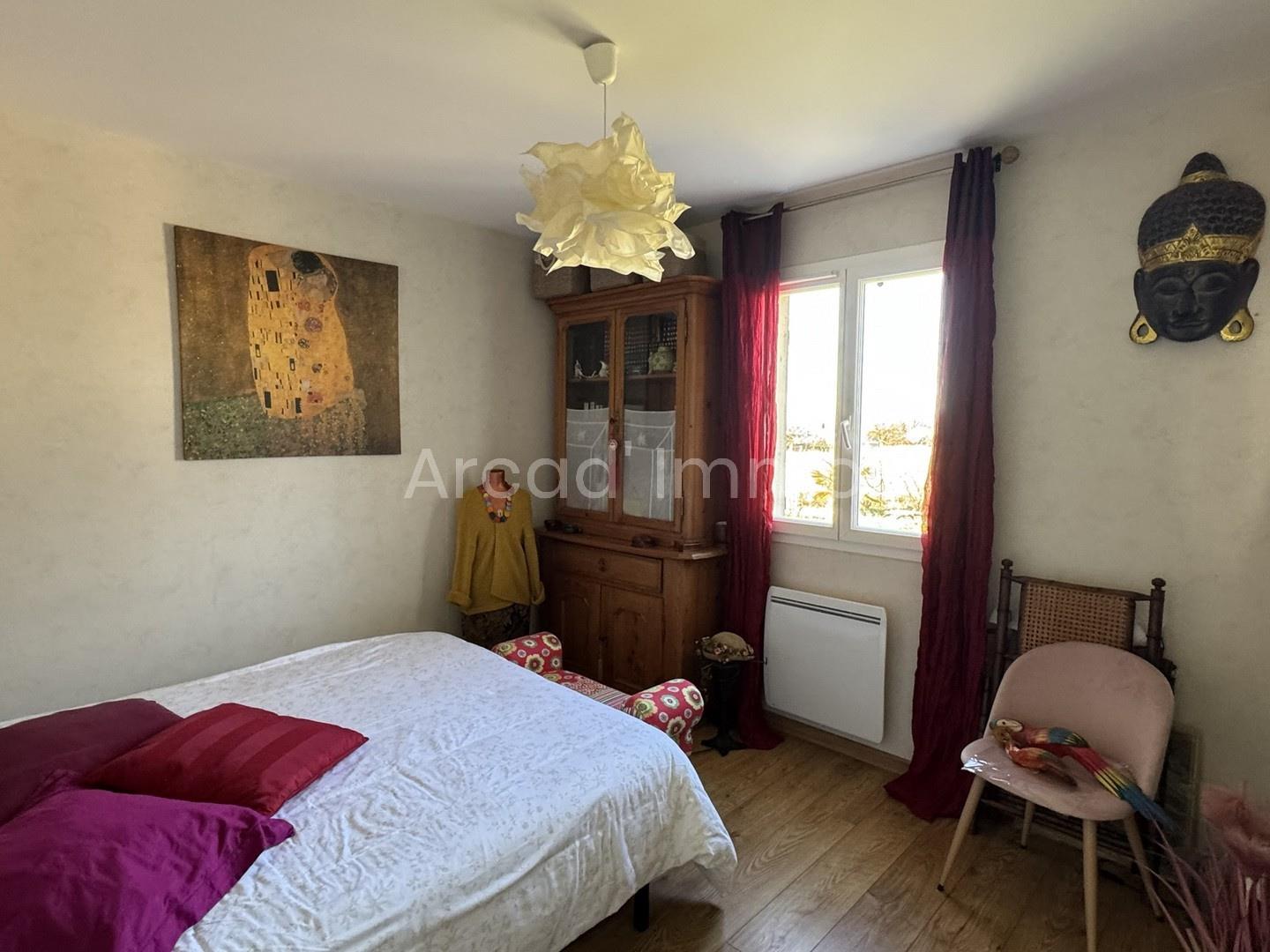 Beautiful modern house, 3 bedrooms, swimming pool on approx. 2,000 m2 of enclosed land.