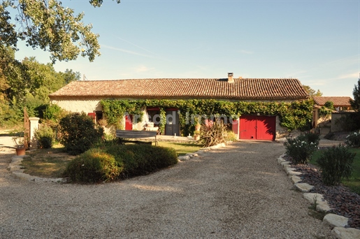 Beautiful country house with swimming pool, outbuildings set in approx. 1.6 ha.