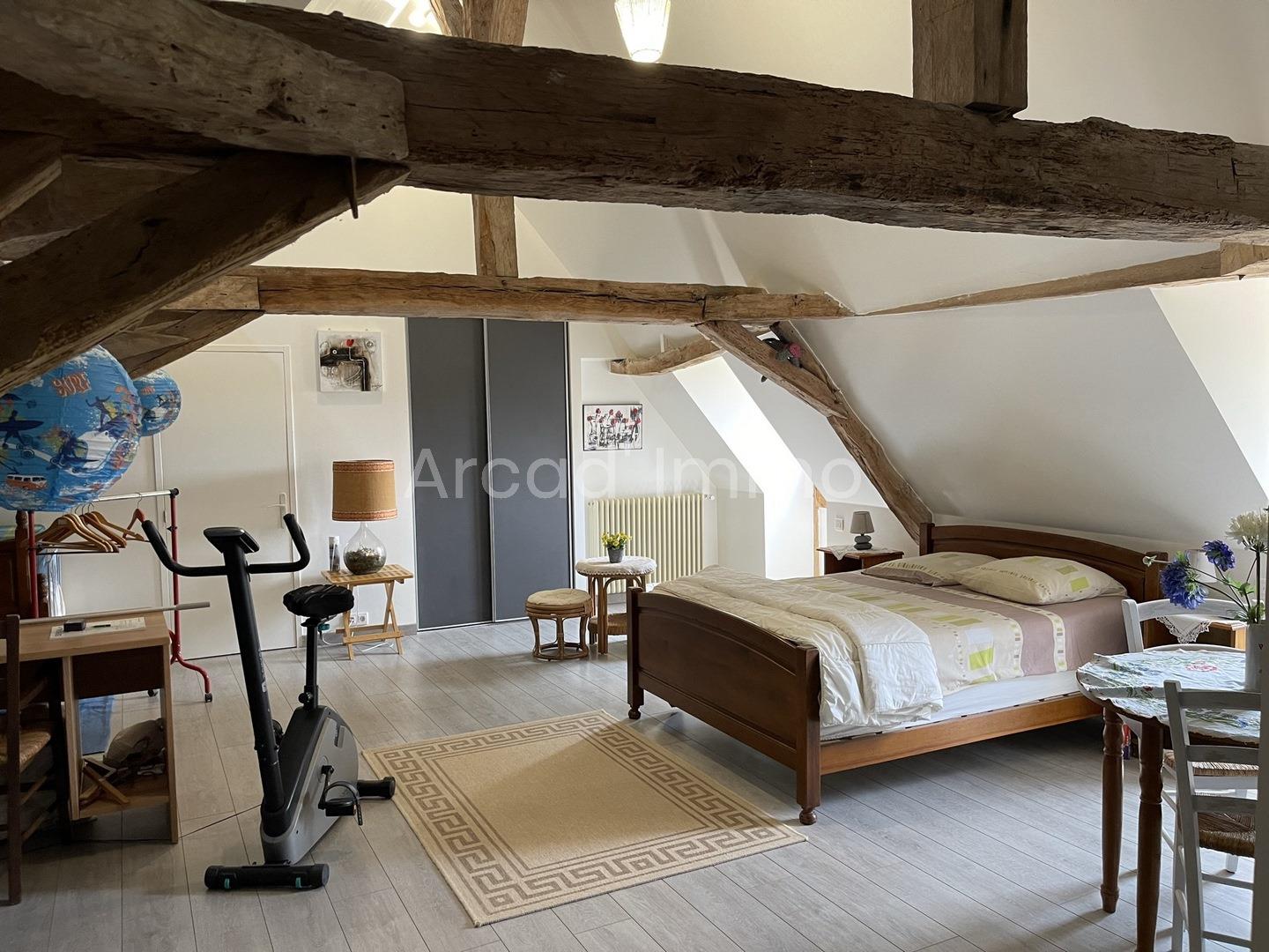 Spacious Périgourdine with outbuilding on approx. 2 700 m2.