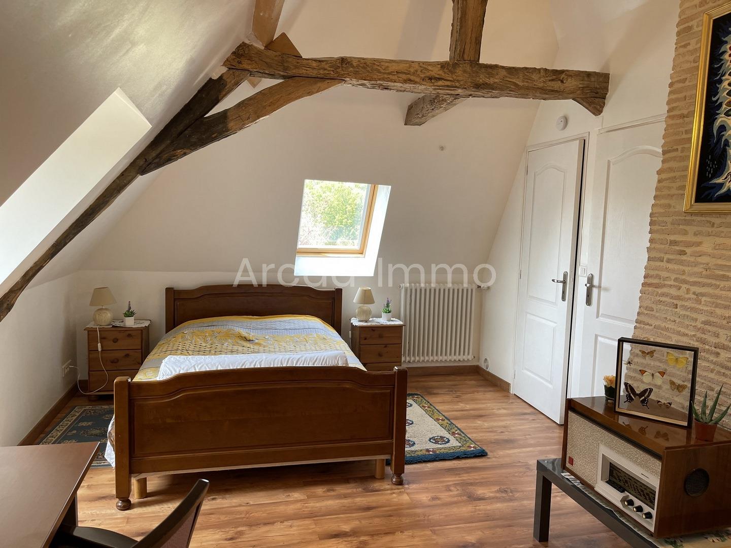 Spacious Périgourdine with outbuilding on approx. 2 700 m2.