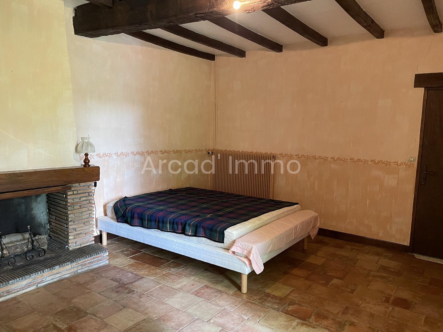 Magnificent longère with pigeon house, 5 bedrooms, a studio, a barn, swimming pool.