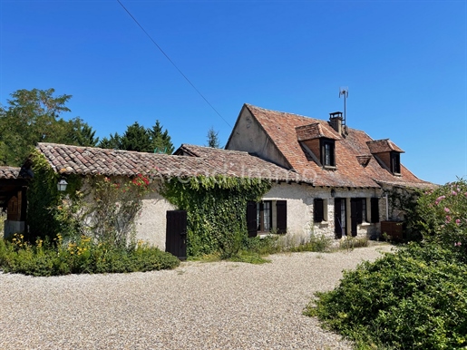 Superb property with main house, two gites, outbuildings, swimming pool, pond on approx. 7 ha.