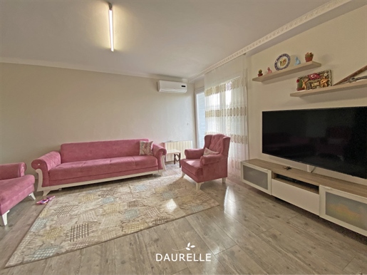 For sale Avignon, 4-room apartment with terrace, garage and parking.