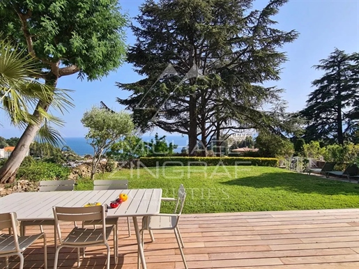 Elegant Villa With Beautiful Garden And Panoramic View