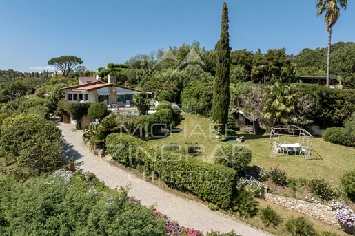 Super-Cannes - Golfe-Juan - Villa avec vue mer panoramique - A rénover