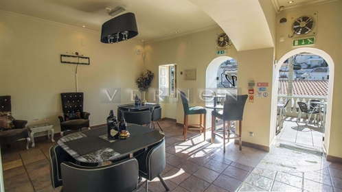 Algarve, Carvoeiro para venda: Restaurante / Bar e apartamento T3 com vista mar localizado no centro