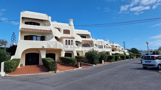 Algarve, Carvoeiro, Studio-Apartment mit Meerblick und Parkplatz zu verkaufen, nur einen kurzen Spaz