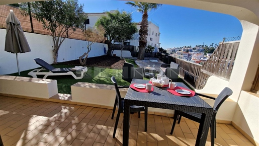 Algarve Carvoeiro, para venda apartamento T2 com jardim, piscina no Monte Dourado, a 5 min a pé da p