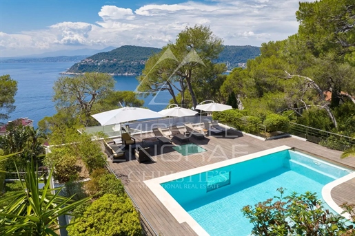 Contemporary villa - Panoramic sea view