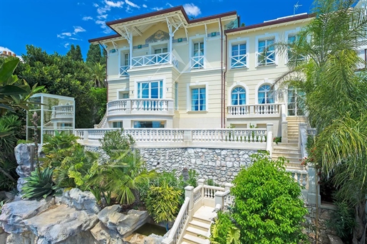 Luxuriöse Villa am Stadtrand von Monaco