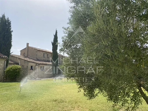 Exceptional Vineyard Estate In The Luberon