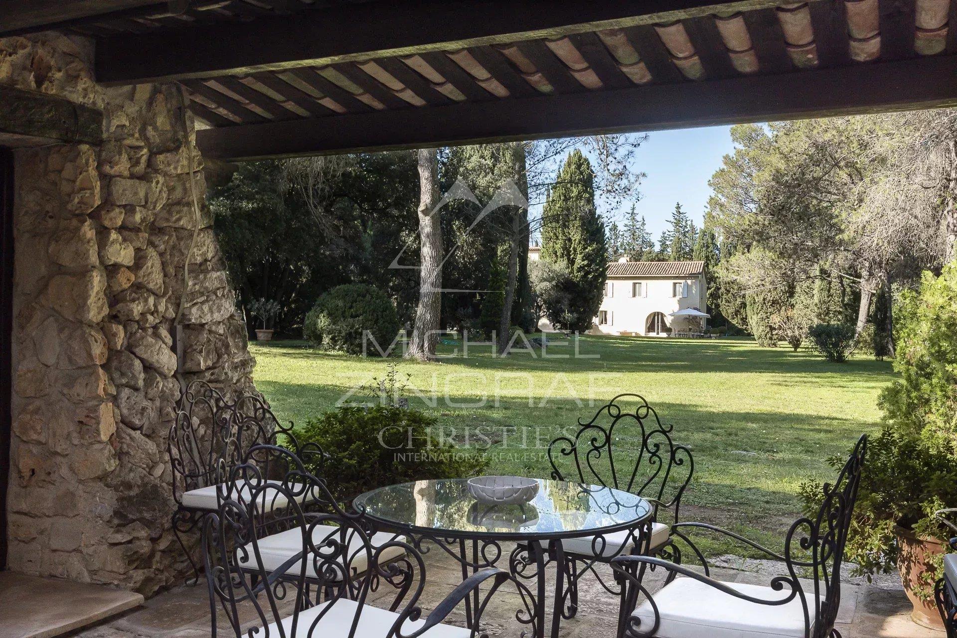 Compra: Vivenda (06810)