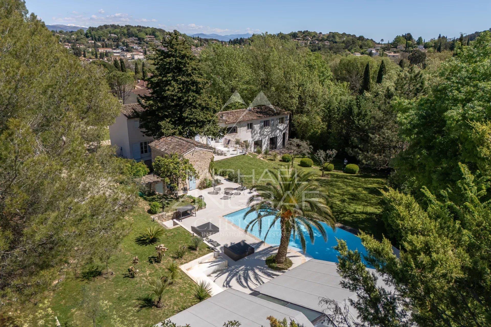 Valbonne village - Family Estate