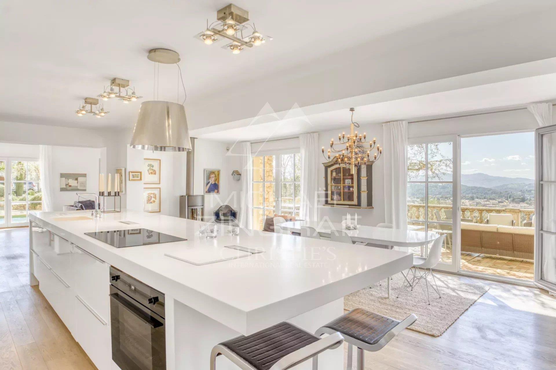 Renovated Provencal villa in absolute calm