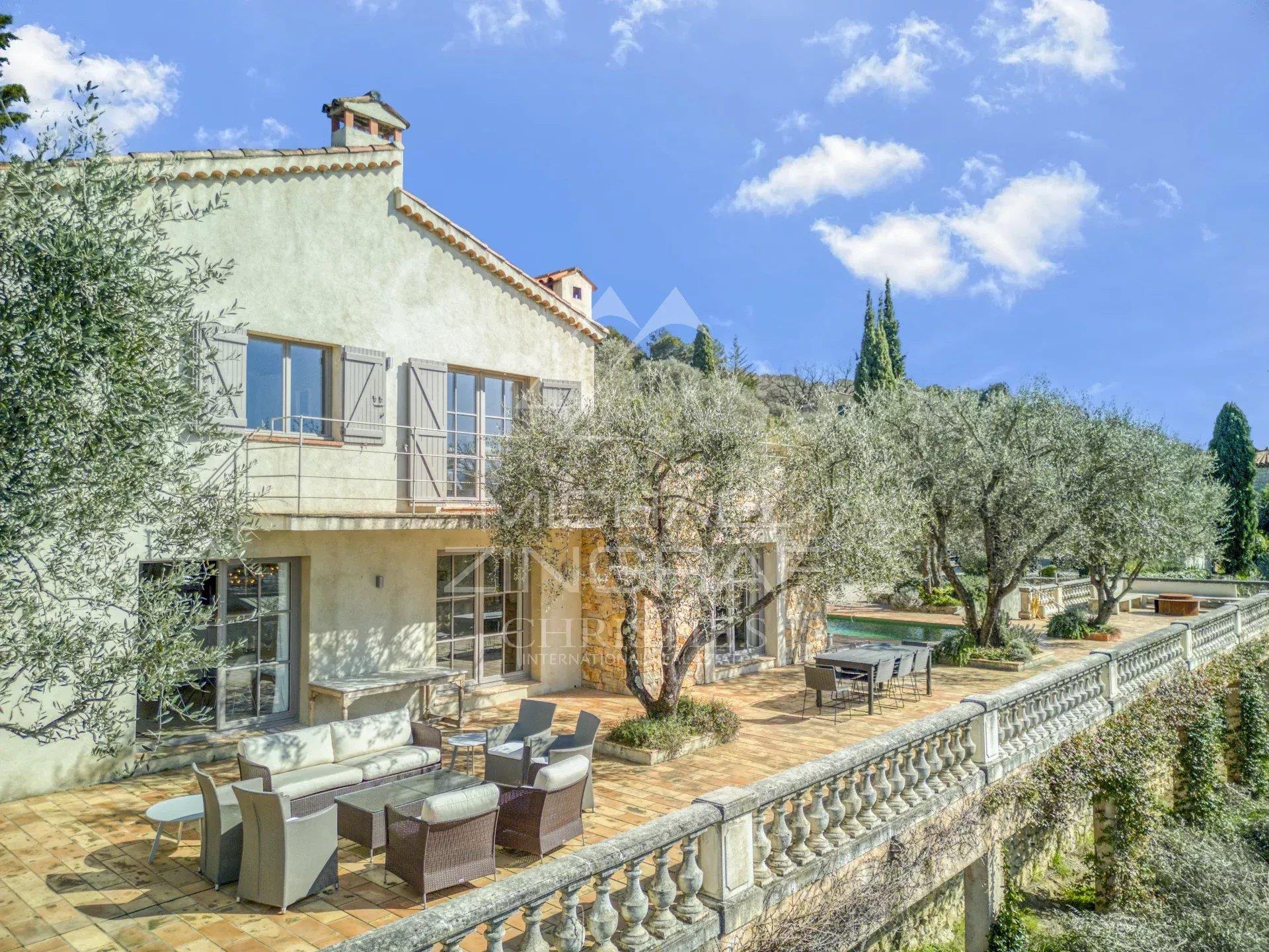 Renovated Provencal villa in absolute calm