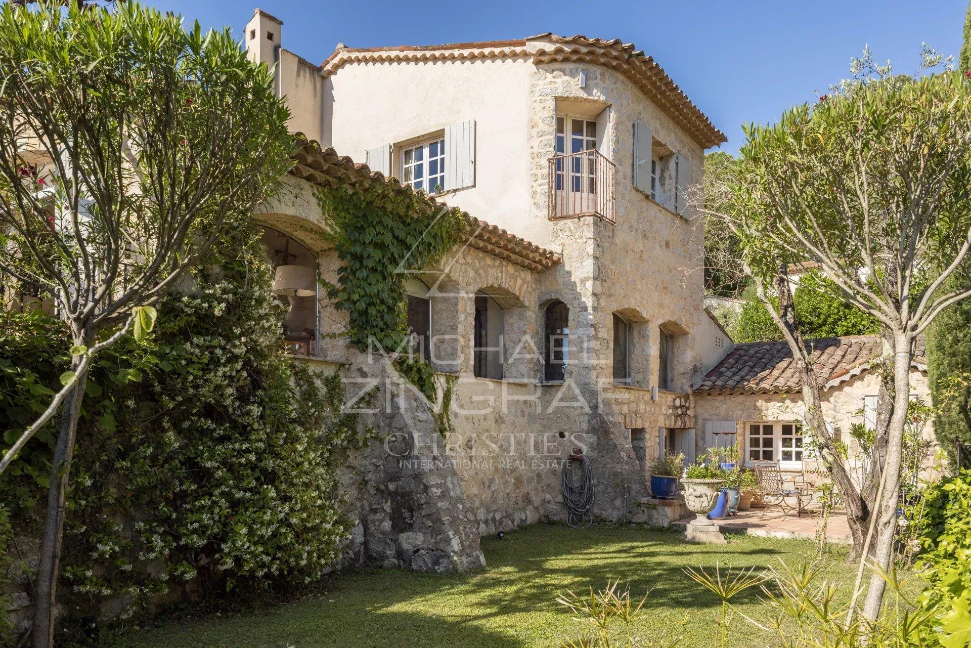 5 minutes from Mougins - Charming provencal mas