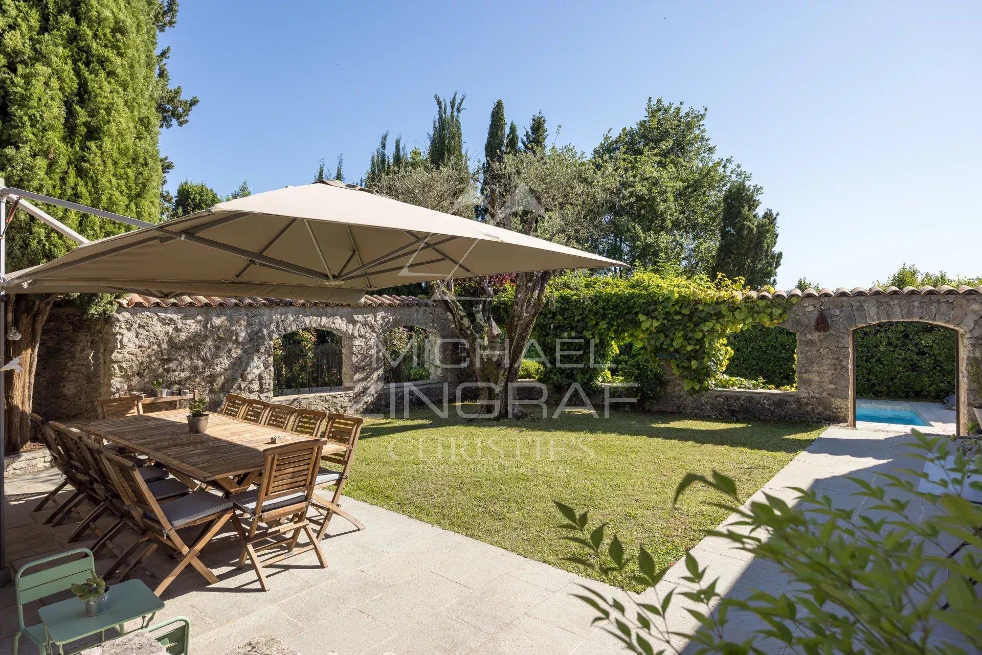 5 minutes from Mougins - Charming provencal mas
