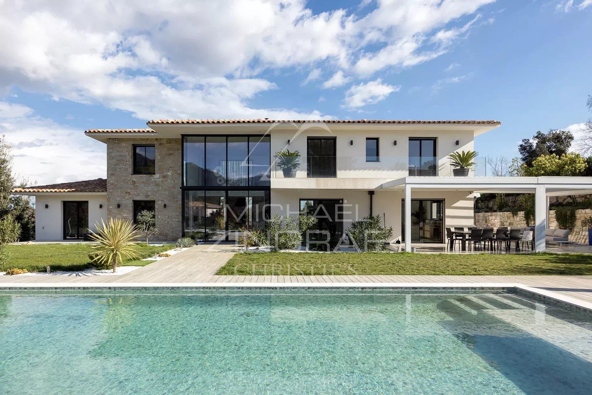 Contemporary Villa in a Prestigious Area of Roquefort-les-Pins