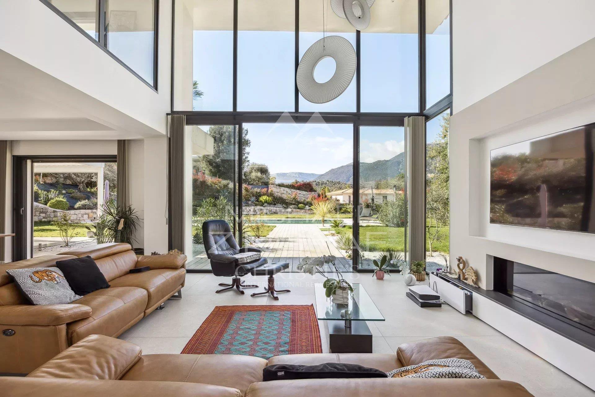 Contemporary Villa in a Prestigious Area of Roquefort-les-Pins