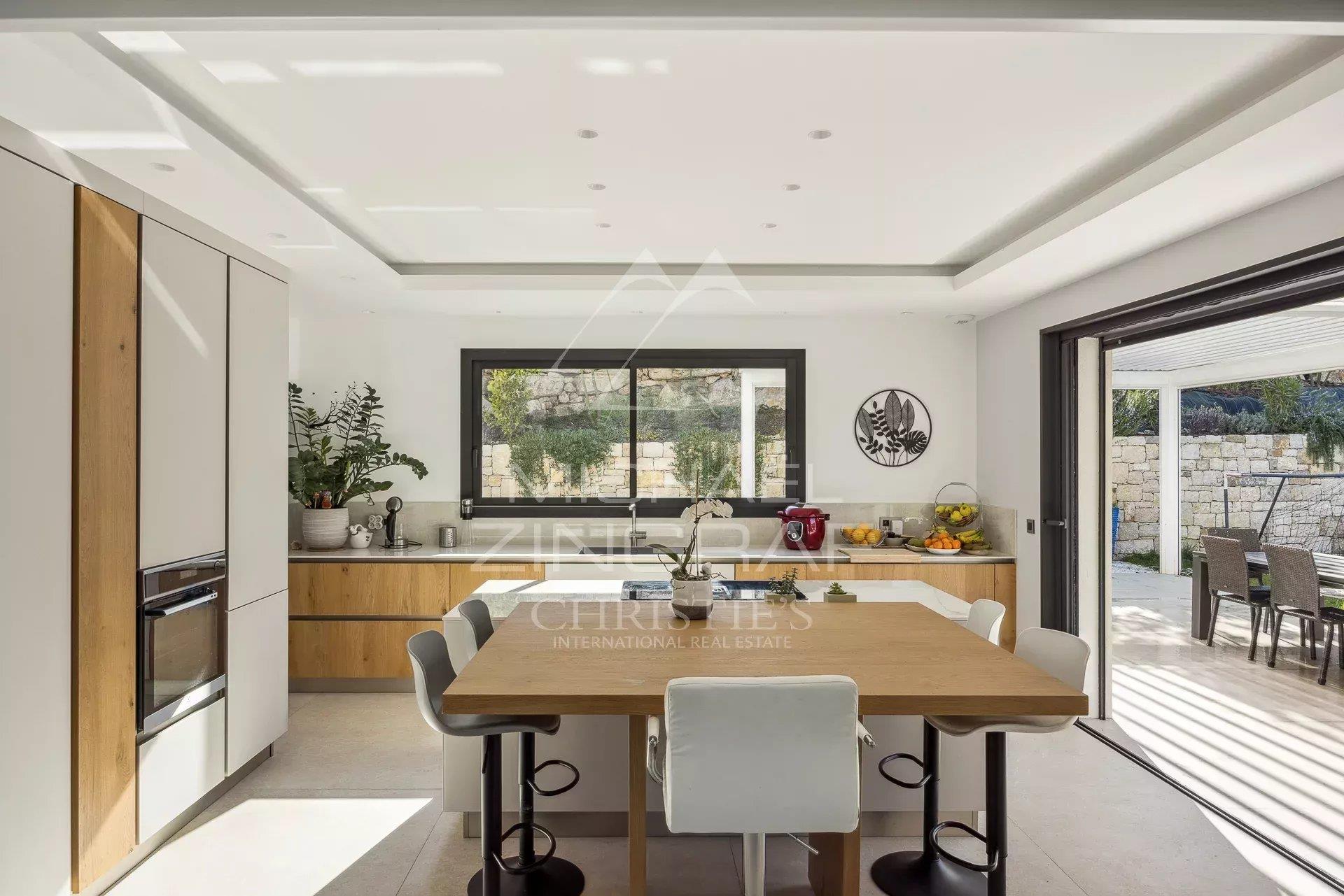 Contemporary Villa in a Prestigious Area of Roquefort-les-Pins