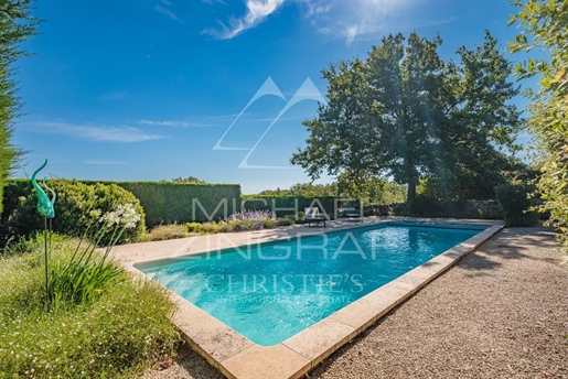 Mas De Hameau Avec Vue Et Piscine