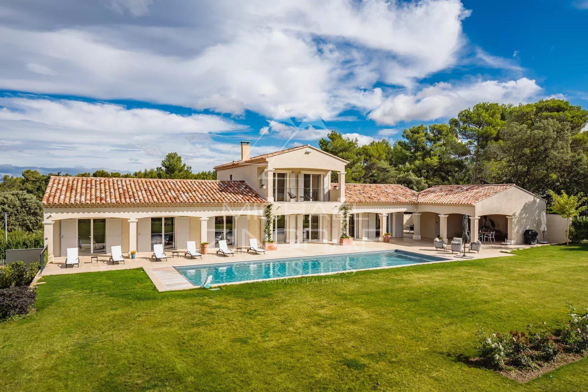 Ménerbes - Luxury neo-Provençal villa