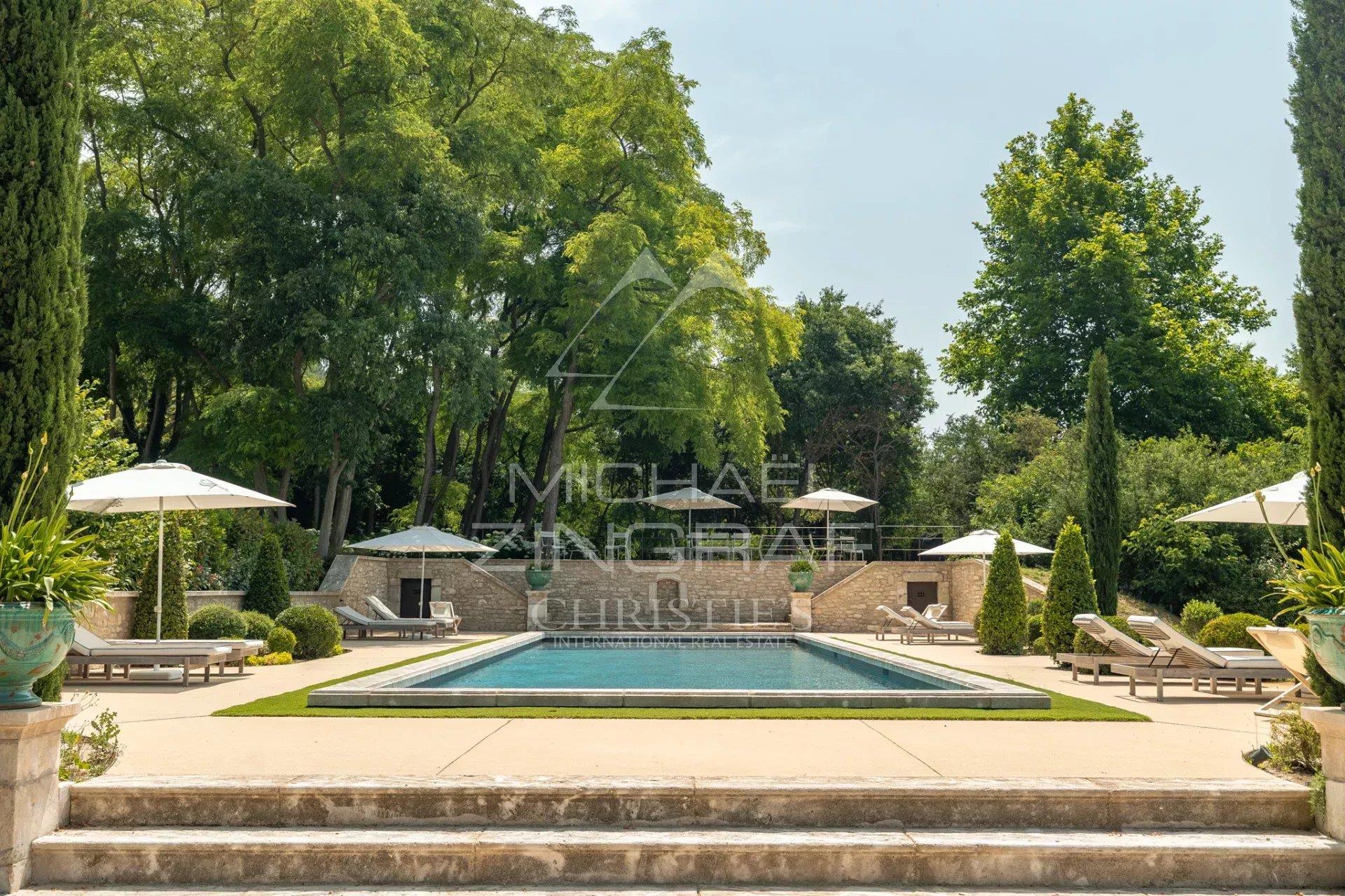 Ménerbes - Exceptional country house with panoramic view