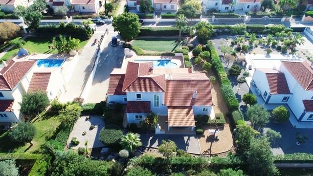 Huis 4 slaapkamers Te koop in Quelfes,Olhão