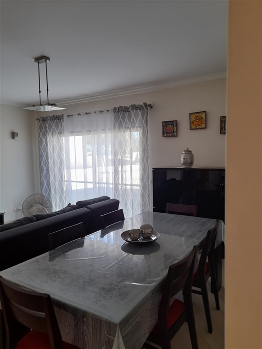 Appartement met 2 slaapkamers te koop in Quelfes, Olhão
