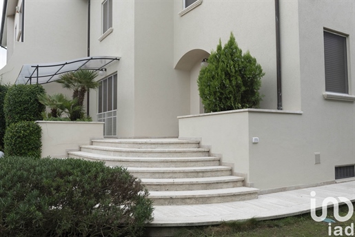 Detached house / Villa 245 m² - 4 bedrooms - Civitanova Marche
