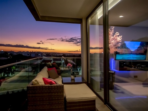 2 Bedroom Luxury Penthouse Stunning Views