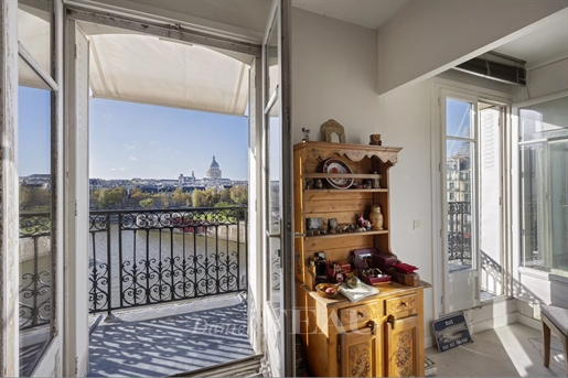 Paris 4th District - En 2/3 sengs lejlighed med en enestående udsigt
