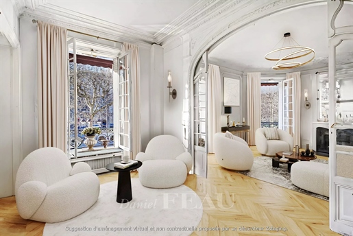 Paris 7th District – A superb 5-bed apartment