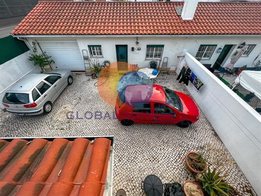 House, T4, with annex, in the city center - Marinha Grande