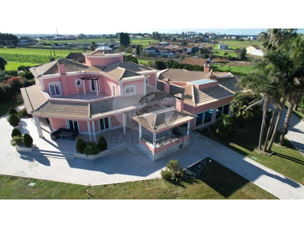 Quinta terreno 11860,00m2, mansão imponente c/ piscina próximo de praias