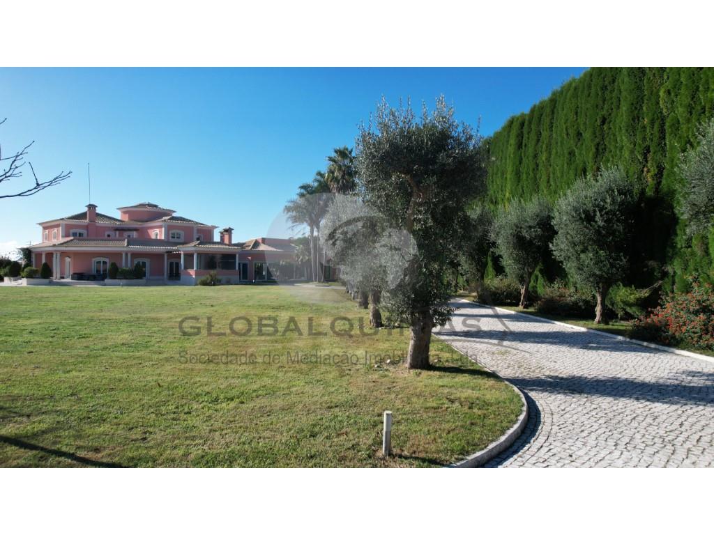 Quinta terreno 11860,00m2, mansão imponente c/ piscina próximo de praias