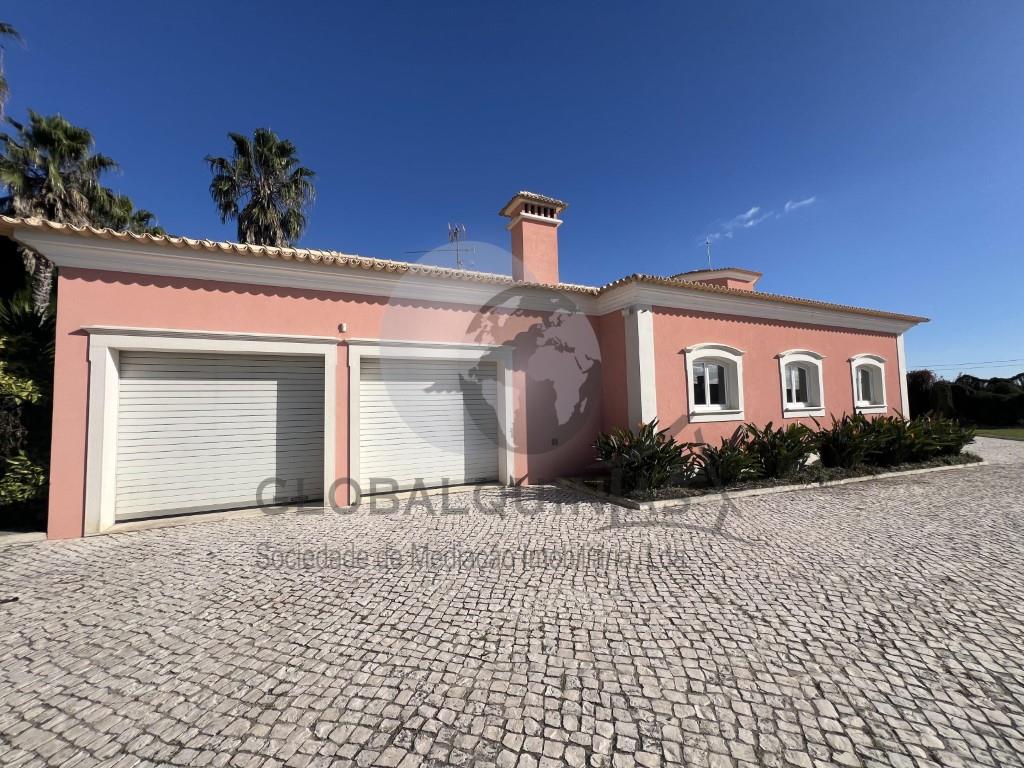Quinta terreno 11860,00m2, mansão imponente c/ piscina próximo de praias