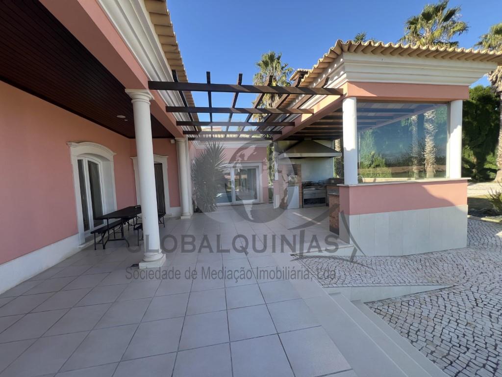 Farm land, imposing mansion w/ swimming pool close to beaches