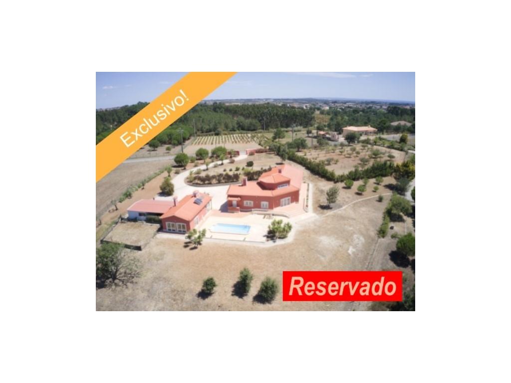 House, 5 Bedrooms, With Land Of 15 200.00 m2