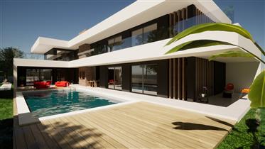Huis met zwembad te koop
