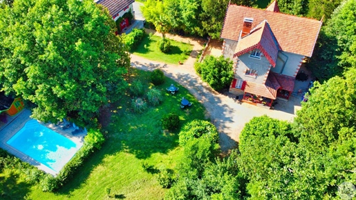 Bourgeoise House, Gîte, Heated Swimming Pool and Park