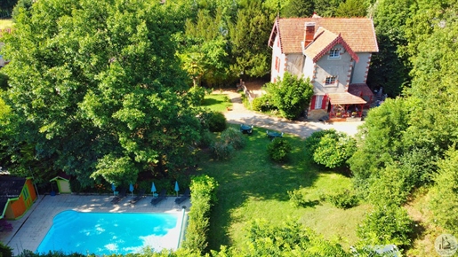 Bourgeoise House, Gîte, Heated Swimming Pool and Park